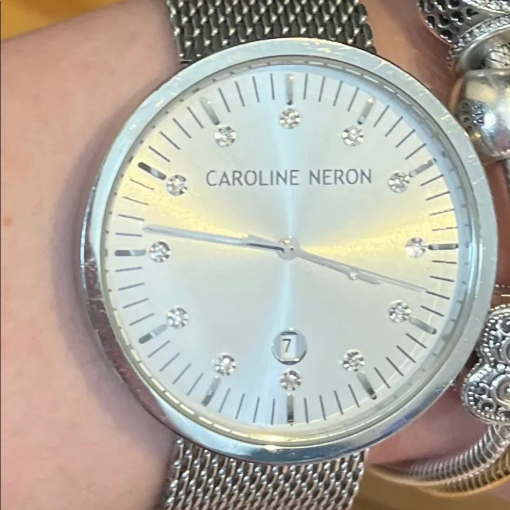 Caroline Néron « flashy » watches